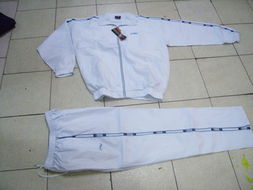 李宁运动套装全渠道供应 福州荣登贸易引领鞋帽、服饰与童装零售批发